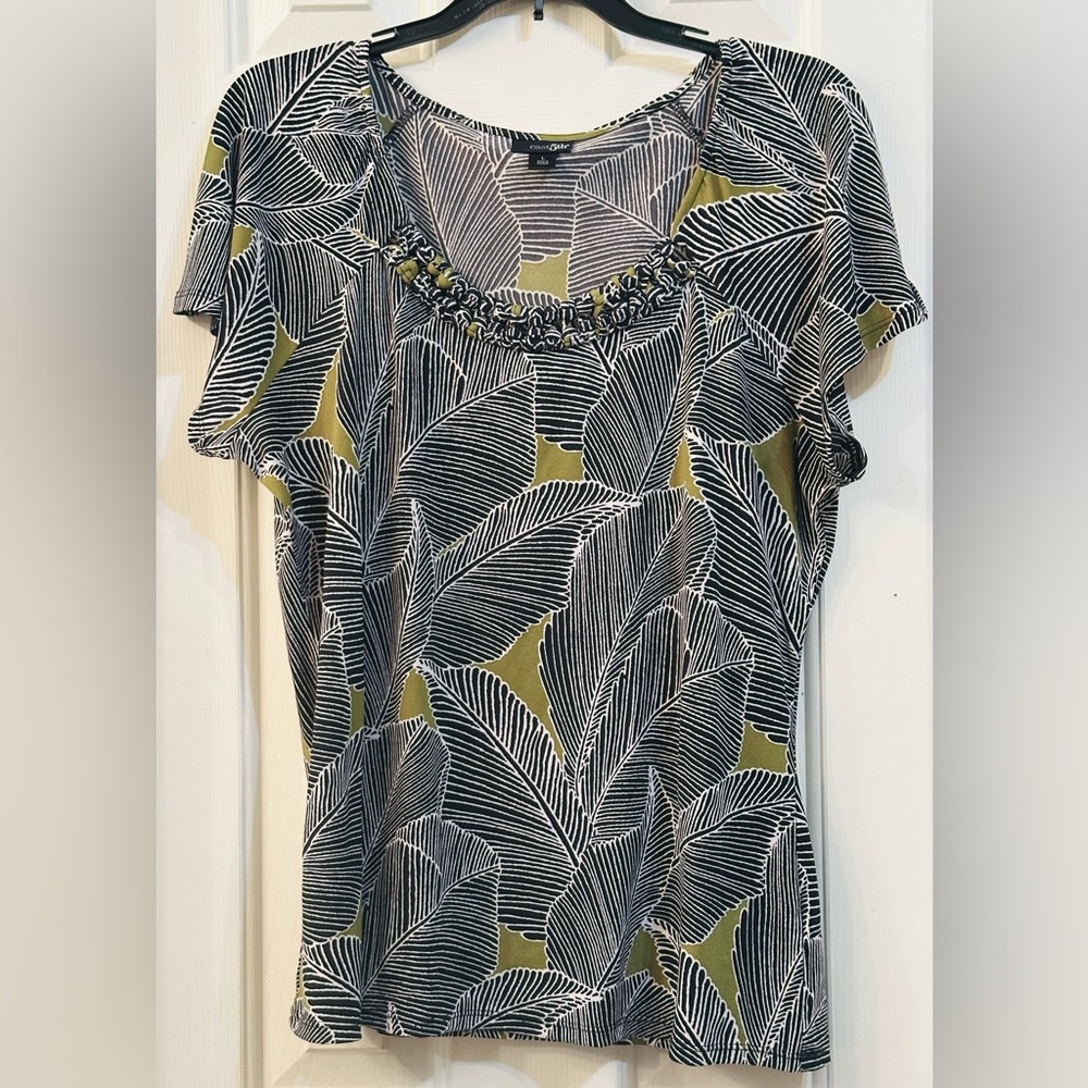 East 5th Black/White/Green Print Shortsleeved Top, Size L, EUC